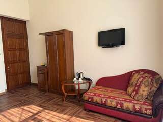 Гостиница Варваци Таганрог Люкс с видом на город-3