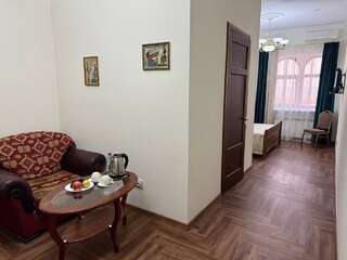 Гостиница Варваци Таганрог Большой двухместный номер с 1 кроватью-2